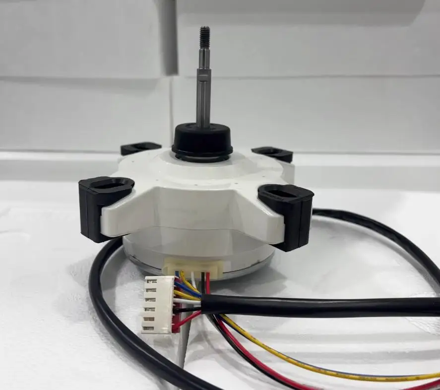 Новый двигатель вентилятора кондиционера SSA512T094A SIC-52FV-D824-2 SSA512T094 SIC-52FV-D824-1
Новый двигатель вентилятора кондиционера SSA512T094A SIC-52FV-D824-2 SSA512T094 SIC-52FV-D824-1