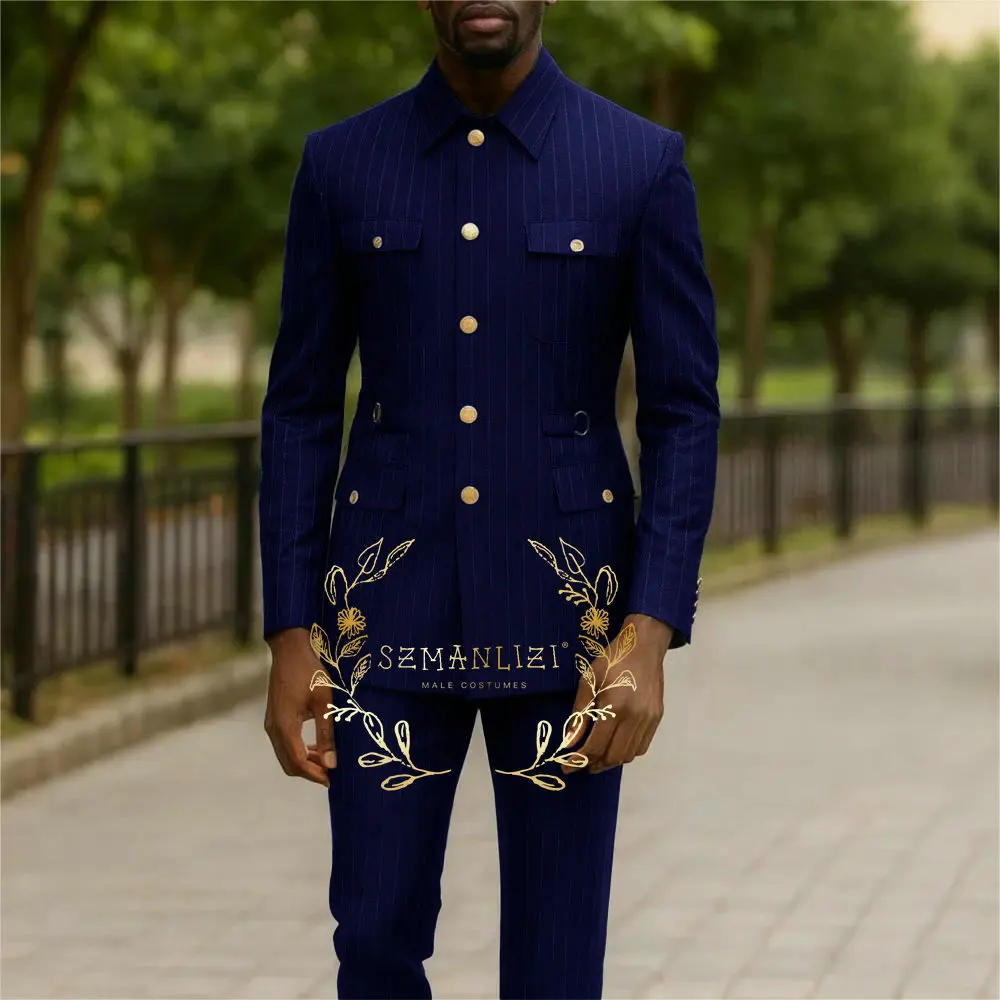 Африканские темно-синие полосатые костюмы для мужчин на свадьбу, комплект из 2 предметов, куртка с воротником-стойкой, брюки, 2 предмета, смокинги для жениха, костюм homme 2025
Африканские темно-синие полосатые костюмы для мужчин на свадьбу, комплект из 2 предметов, куртка с воротником-стойкой, брюки, 2 предмета, смокинги для жениха, костюм homme 2025