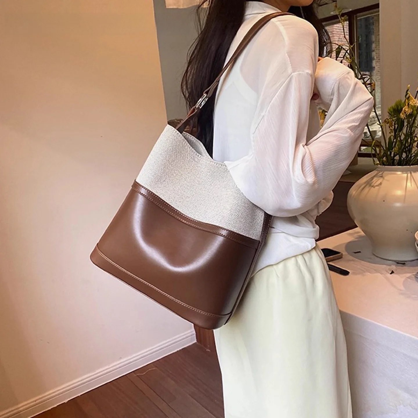 Urban Simple Sle Women's Buet Bag Large Capaci oulder Bag Faionable Versatile Official Website Charlize And
Urban Simple Sle Women's Buet Bag Large Capaci oulder Bag Faionable Versatile Official Website Charlize And