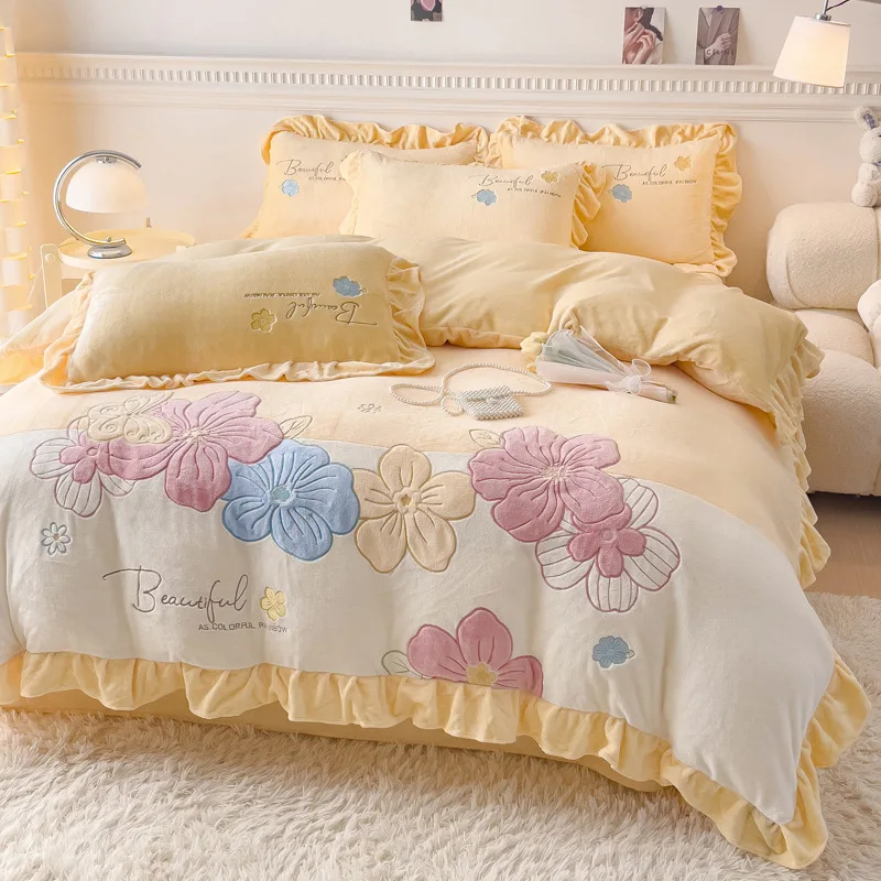 Winter Warm Velvet Bedding Set Duvet Cover Pillowcase Korean Style 2025 New Single Full Size Quilt Cover Set Soft Bed Linens Set
Winter Warm Velvet Bedding Set Duvet Cover Pillowcase Korean Style 2025 New Single Full Size Quilt Cover Set Soft Bed Linens Set