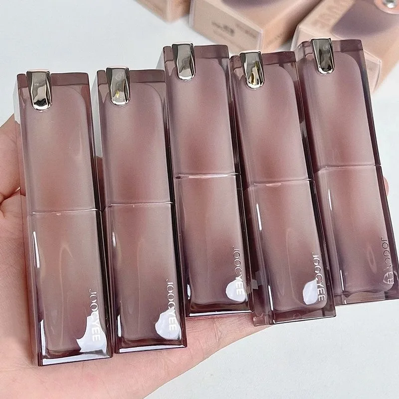 JOOCYEE Matte Finish Lipstick Velvet Soft Texture,Natural Nude & Rose Shades,Perfect for Everyday No-Makeup Makeup
JOOCYEE Matte Finish Lipstick Velvet Soft Texture,Natural Nude & Rose Shades,Perfect for Everyday No-Makeup Makeup