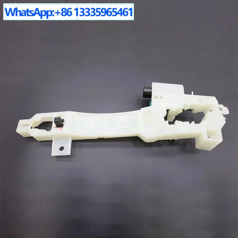 82655J9000 Suitable for Hyundai Kona 18-23 left front door outer handle base
82655J9000 Suitable for Hyundai Kona 18-23 left front door outer handle base