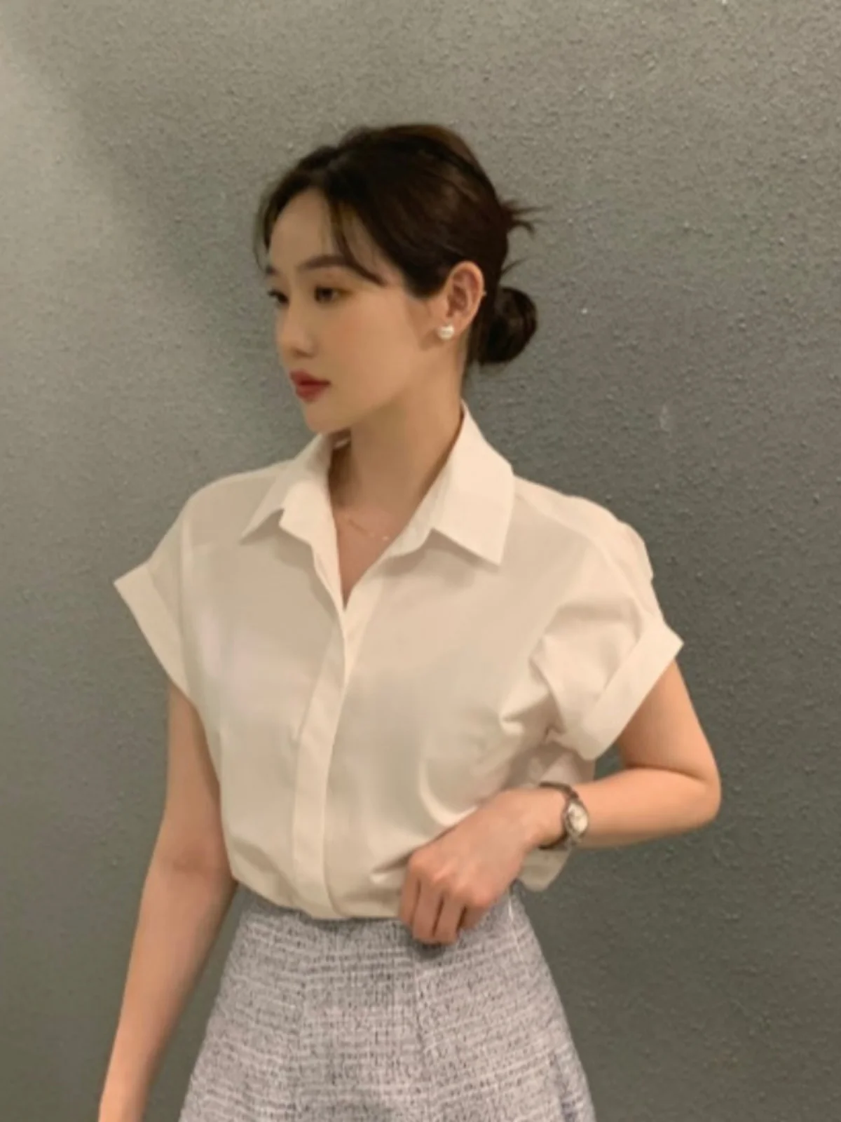 Ретро-рубашка женская летняя повседневная свободного кроя с воротником на пуговицах, универсальная блузка с коротким рукавом
Ретро-рубашка женская летняя повседневная свободного кроя с воротником на пуговицах, универсальная блузка с коротким рукавом