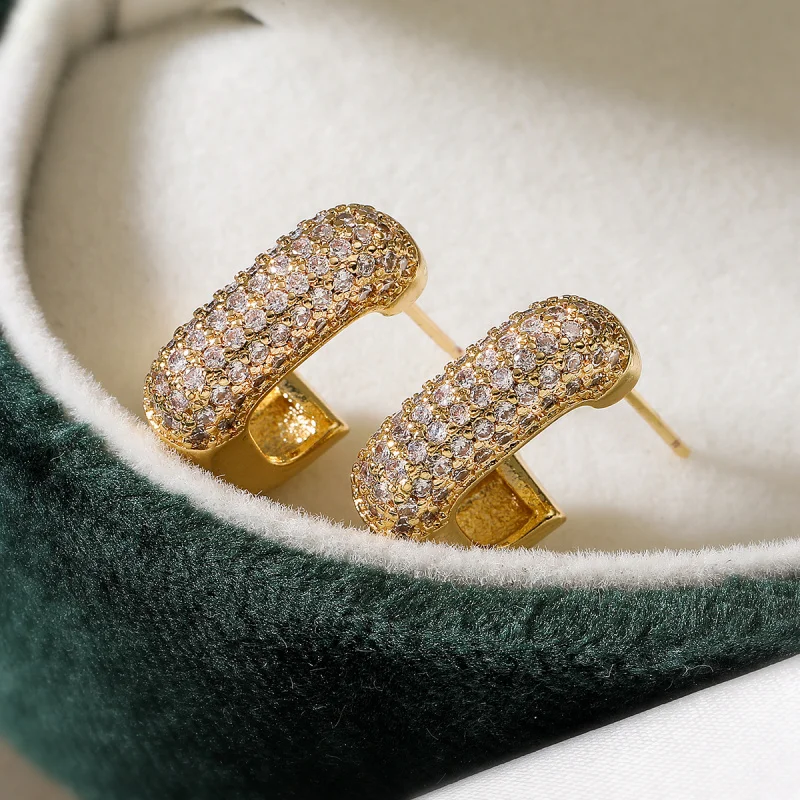 Fashionable Light Luxury Copper Gold-Plated Zircon Geometric Earrings for Women, Niche High-End Exquisite Ear Jewelry
Fashionable Light Luxury Copper Gold-Plated Zircon Geometric Earrings for Women, Niche High-End Exquisite Ear Jewelry