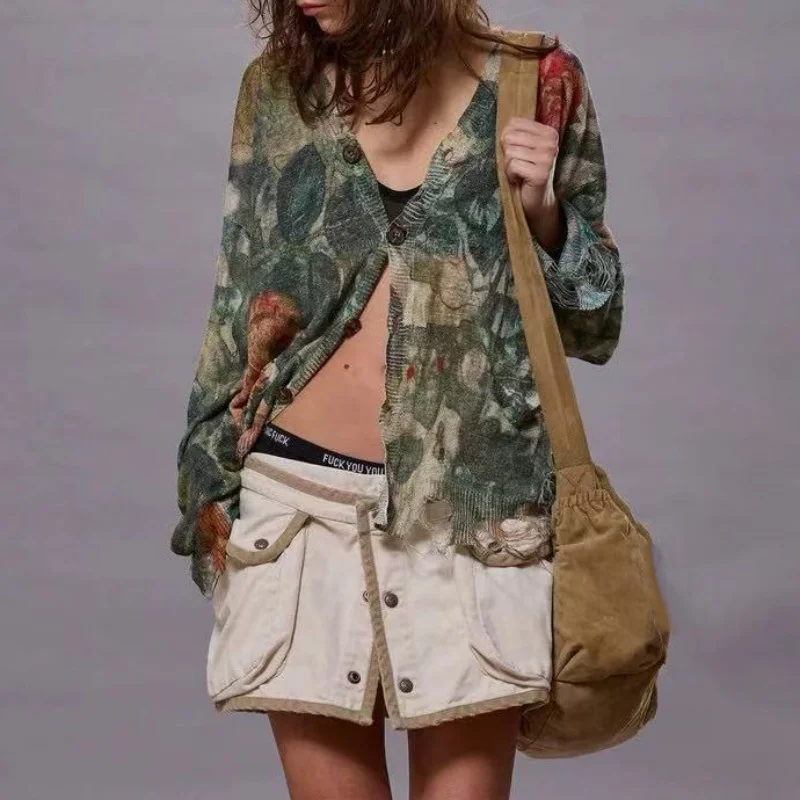 The 2025 autumn new camouflage rose print knitted sweater y2k women's Korean retro flower-embroidered V-neck knitted cardigan
The 2025 autumn new camouflage rose print knitted sweater y2k women's Korean retro flower-embroidered V-neck knitted cardigan