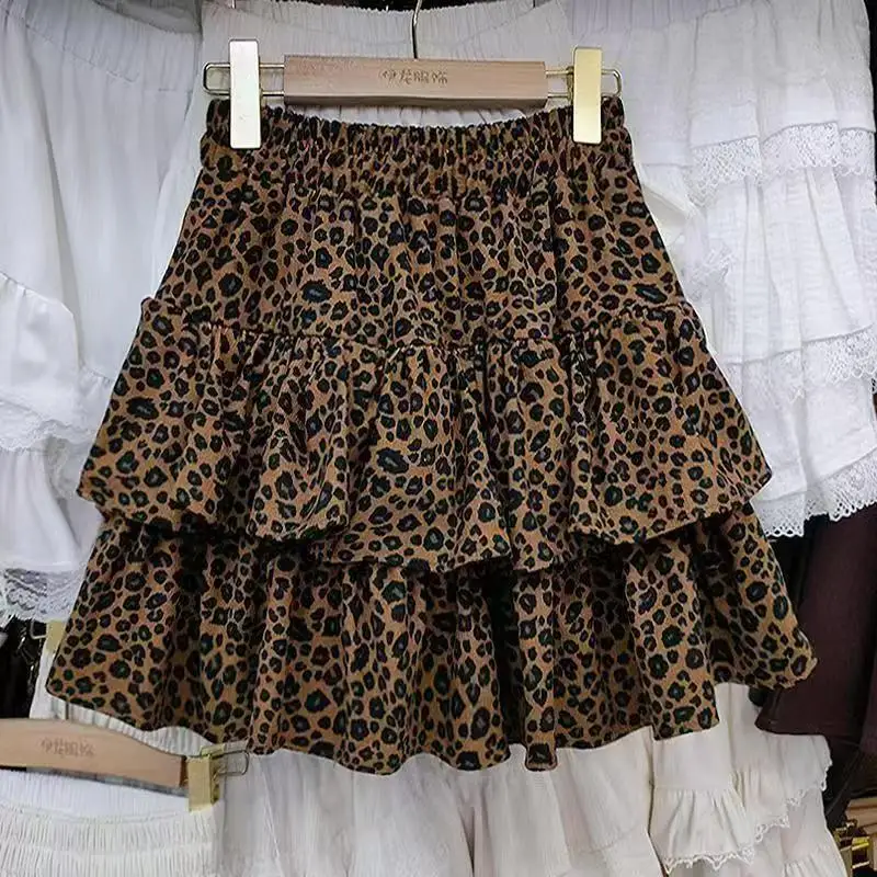 2000s Leopard Print Tiered Ruffle Mini Skirt Women Y2K High Waist A-Line Cake Skirt Casual Streetwear Party Club Summer Skirts
2000s Leopard Print Tiered Ruffle Mini Skirt Women Y2K High Waist A-Line Cake Skirt Casual Streetwear Party Club Summer Skirts