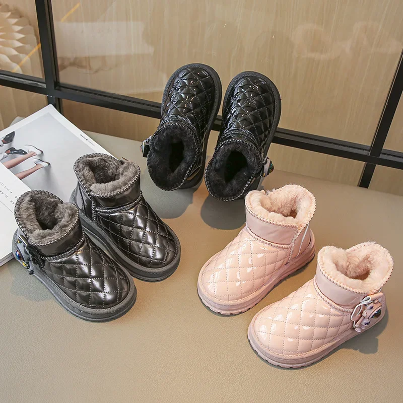 Детские кожаные бархатные модные хлопковые ботинки на мягкой подошве, удобная простая однотонная детская обувь для мальчиков, зимние зимние сапоги для девочек
Детские кожаные бархатные модные хлопковые ботинки на мягкой подошве, удобная простая однотонная детская обувь для мальчиков, зимние зимние сапоги для девочек