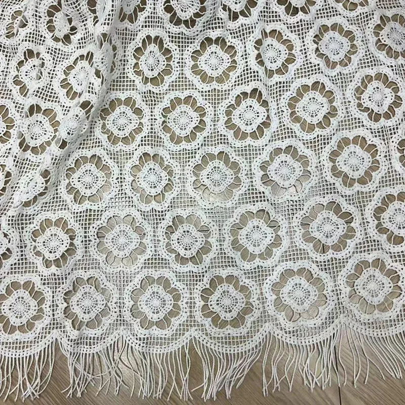 New water-soluble fringe lace embroidery fabric full-width floral lace hollow fabric used for Wedding dress fabric
New water-soluble fringe lace embroidery fabric full-width floral lace hollow fabric used for Wedding dress fabric
