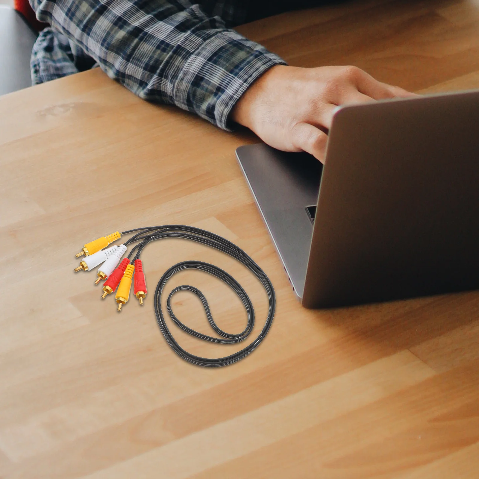 1.5M Av Audio Video Cable 3.5Mm Gold Plated Connector High Quality Pvc Flexible For Computer Cd Dvd Mp3 Lotus Head
1.5M Av Audio Video Cable 3.5Mm Gold Plated Connector High Quality Pvc Flexible For Computer Cd Dvd Mp3 Lotus Head