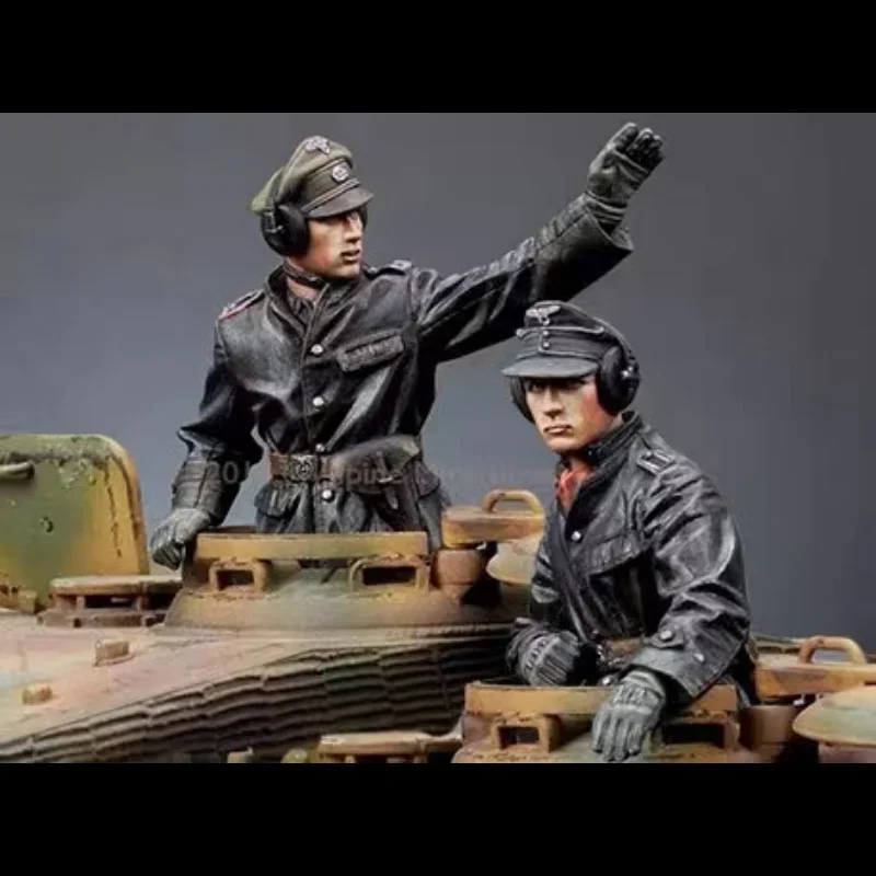 1/35 модель немецкого командира танка из смолы — белая форма, военная тема, в разобранном виде и окрашенная
1/35 модель немецкого командира танка из смолы — белая форма, военная тема, в разобранном виде и окрашенная