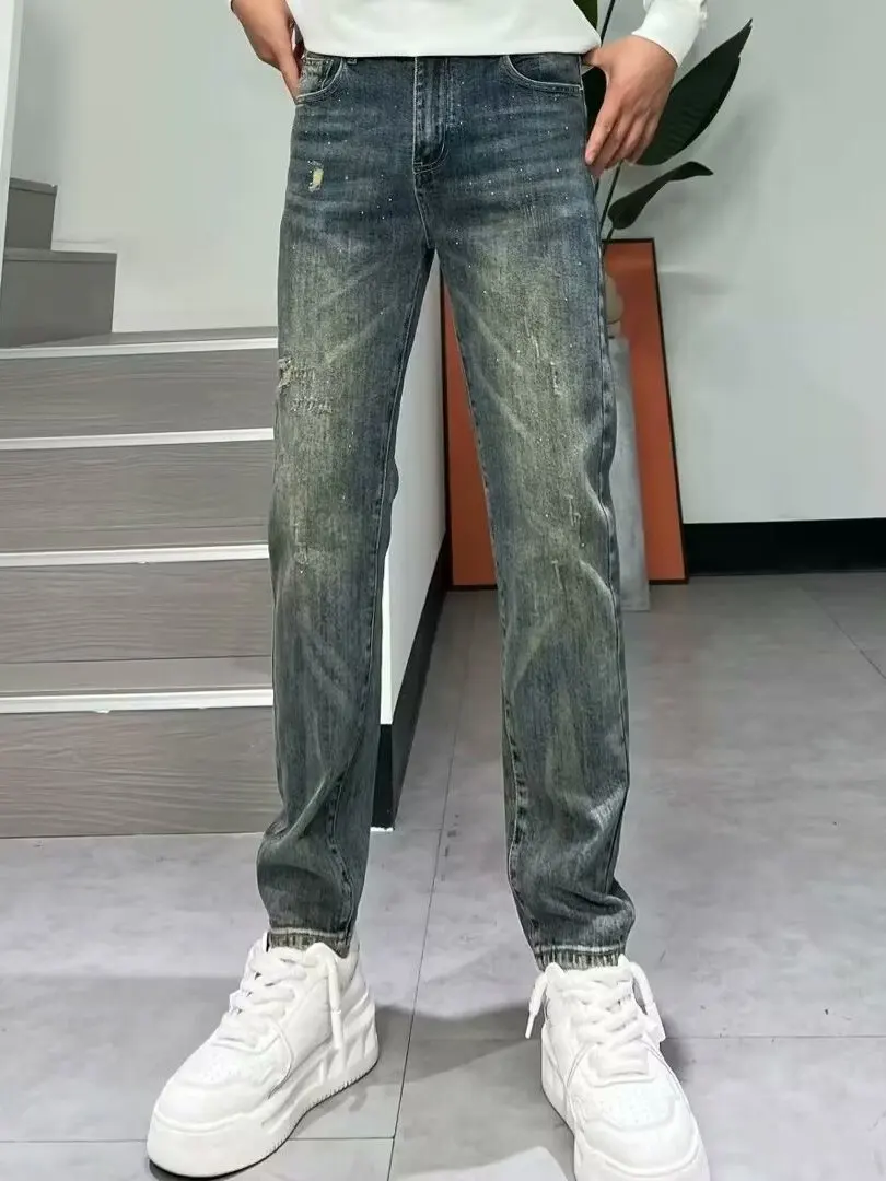 Men's Fashionable Ripped Patch Scratch Slim Fit Jeans Elastic Washed Spring Autumn American Style Ripped Pants High Stretch C...
Men's Fashionable Ripped Patch Scratch Slim Fit Jeans Elastic Washed Spring Autumn American Style Ripped Pants High Stretch C...