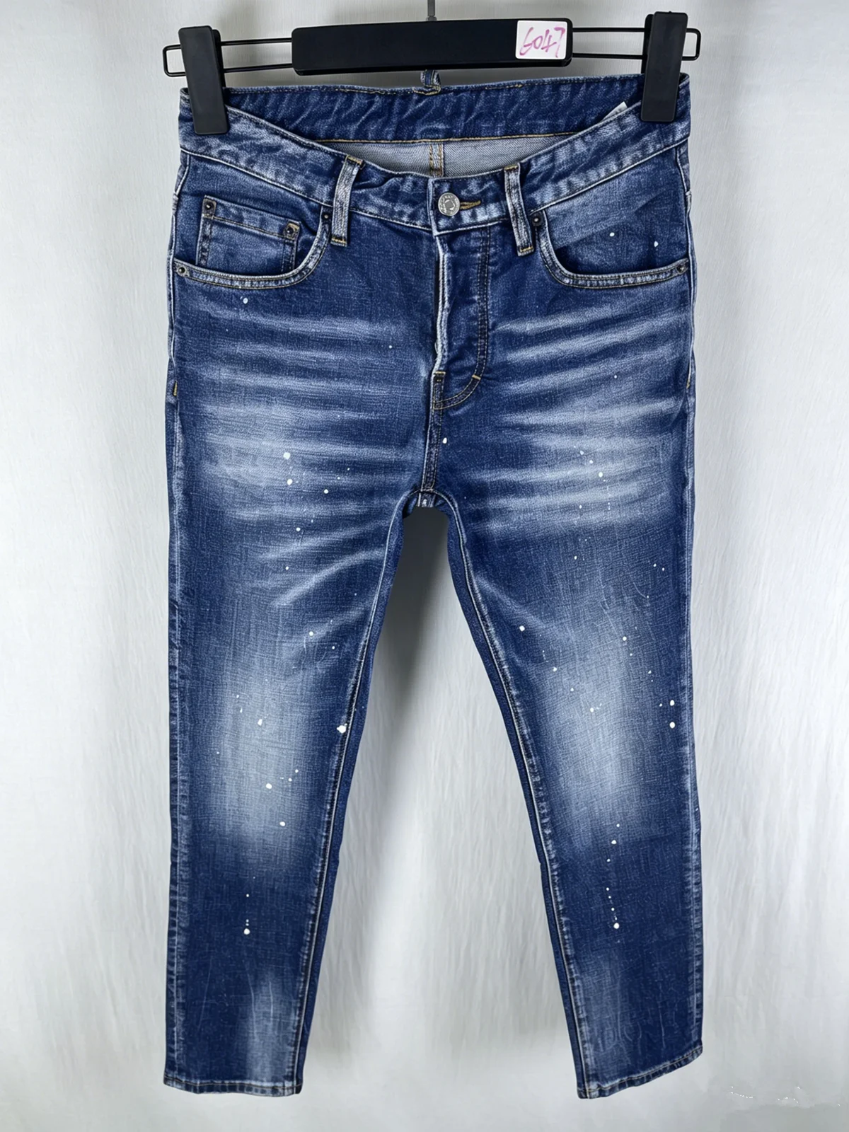 6047 Four Seasons New Denim Trousers Men's Slim-fit Washed Blue Jeans Large Area Cut Ripped Hole Paint
6047 Four Seasons New Denim Trousers Men's Slim-fit Washed Blue Jeans Large Area Cut Ripped Hole Paint