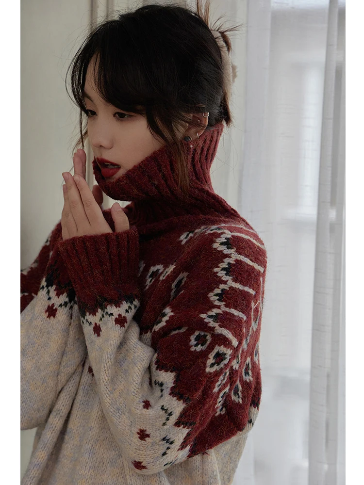 Вязаный свитер с высоким воротом, геометрическим шестиугольным узором и цветами Clam Dancaiii, красный, вязаный, пуловер, для сестер
Вязаный свитер с высоким воротом, геометрическим шестиугольным узором и цветами Clam Dancaiii, красный, вязаный, пуловер, для сестер