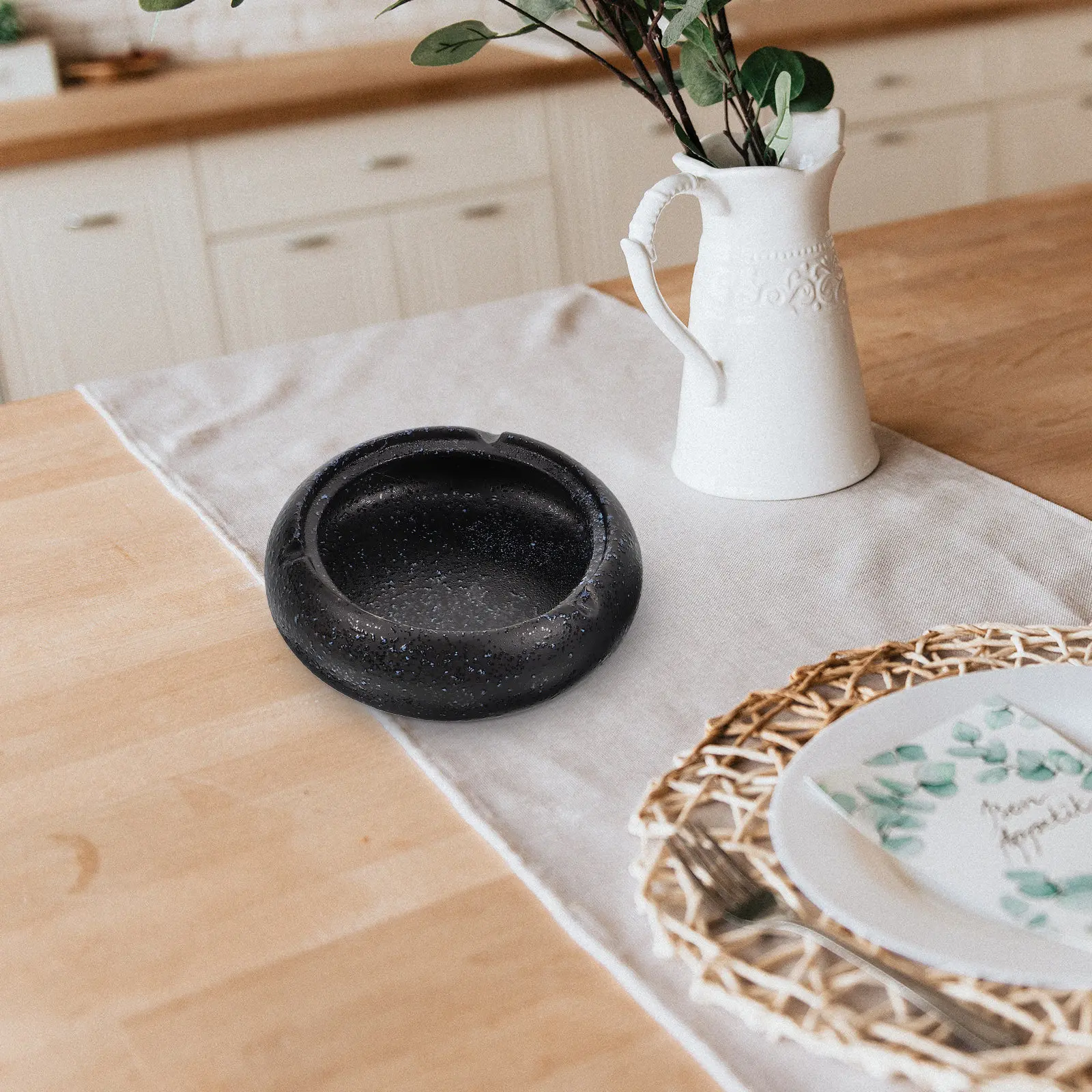 Home Decor Decorative Ceramic Smoke Tray Vintage Style Smoking Accessory Black Desktop Decoration
Home Decor Decorative Ceramic Smoke Tray Vintage Style Smoking Accessory Black Desktop Decoration