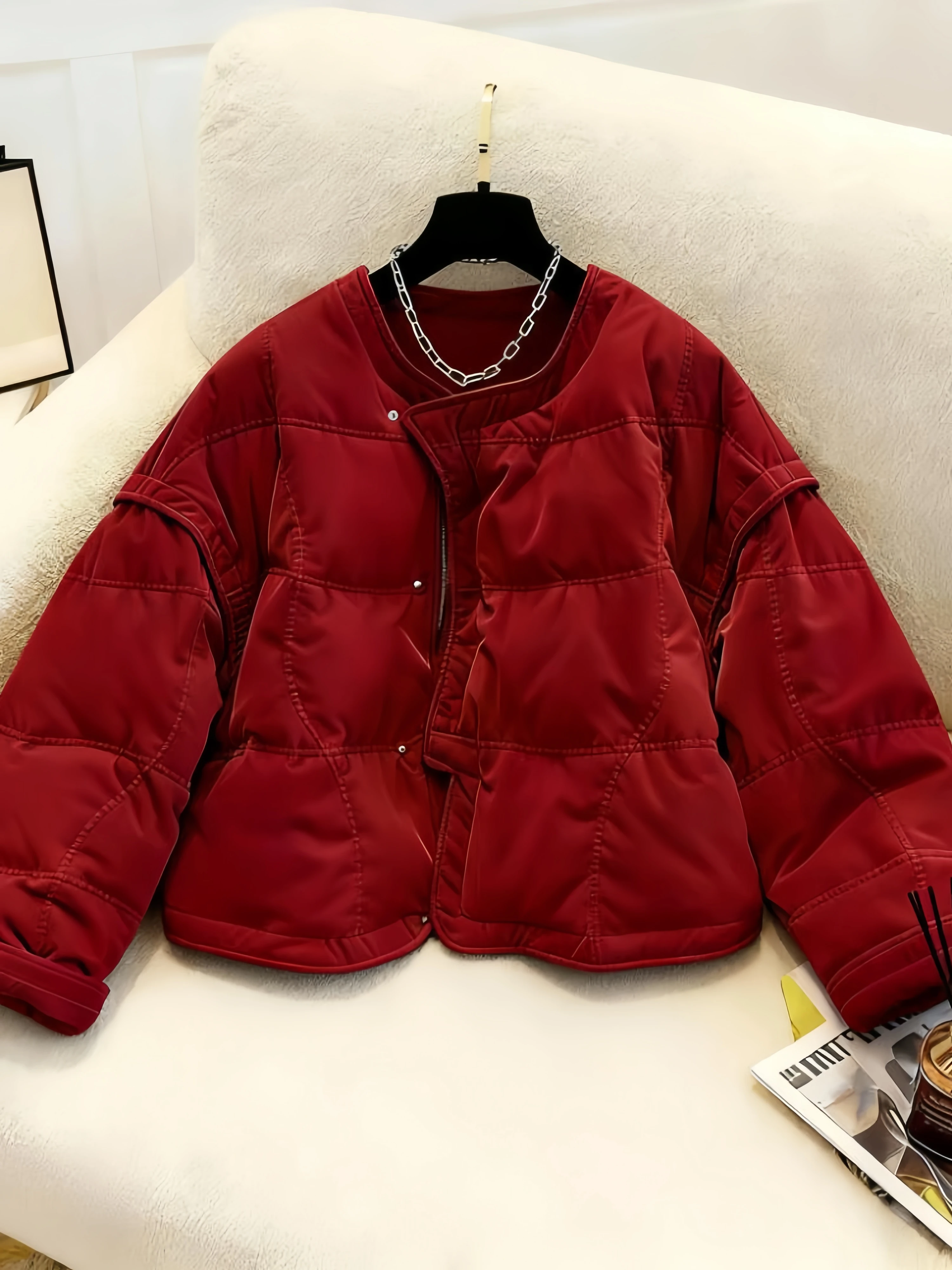 Short Thickened down Cotton Jacket Women's Red Coat Korean Style Loose Fit Autumn Winter Fashion Small Size Female Outerwear
Short Thickened down Cotton Jacket Women's Red Coat Korean Style Loose Fit Autumn Winter Fashion Small Size Female Outerwear
