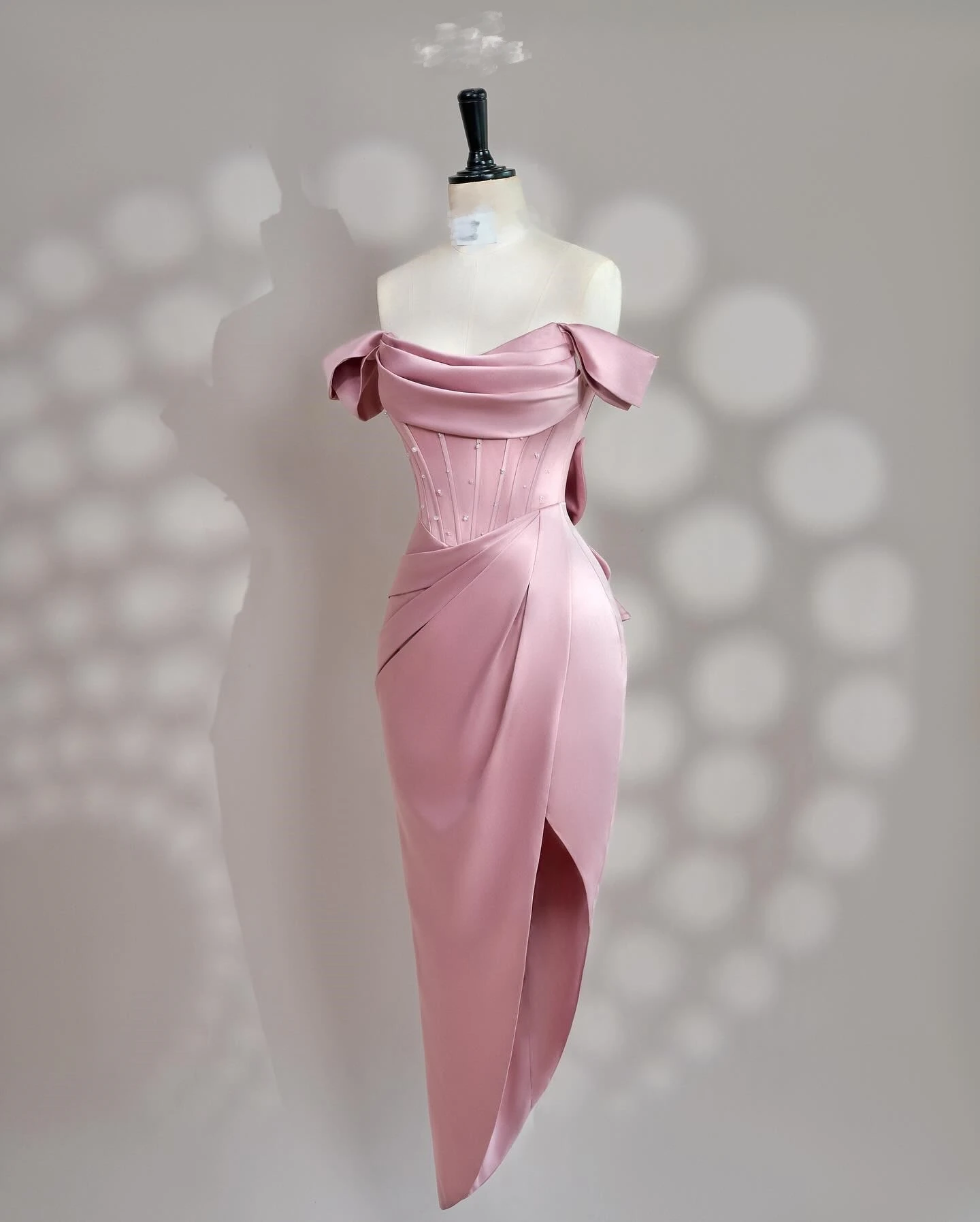 Customized Fashion Satin Straight Off the Shoulder Crystal Evening Dresses Strapless Short Sleeves Special Occasion Gowns
Customized Fashion Satin Straight Off the Shoulder Crystal Evening Dresses Strapless Short Sleeves Special Occasion Gowns