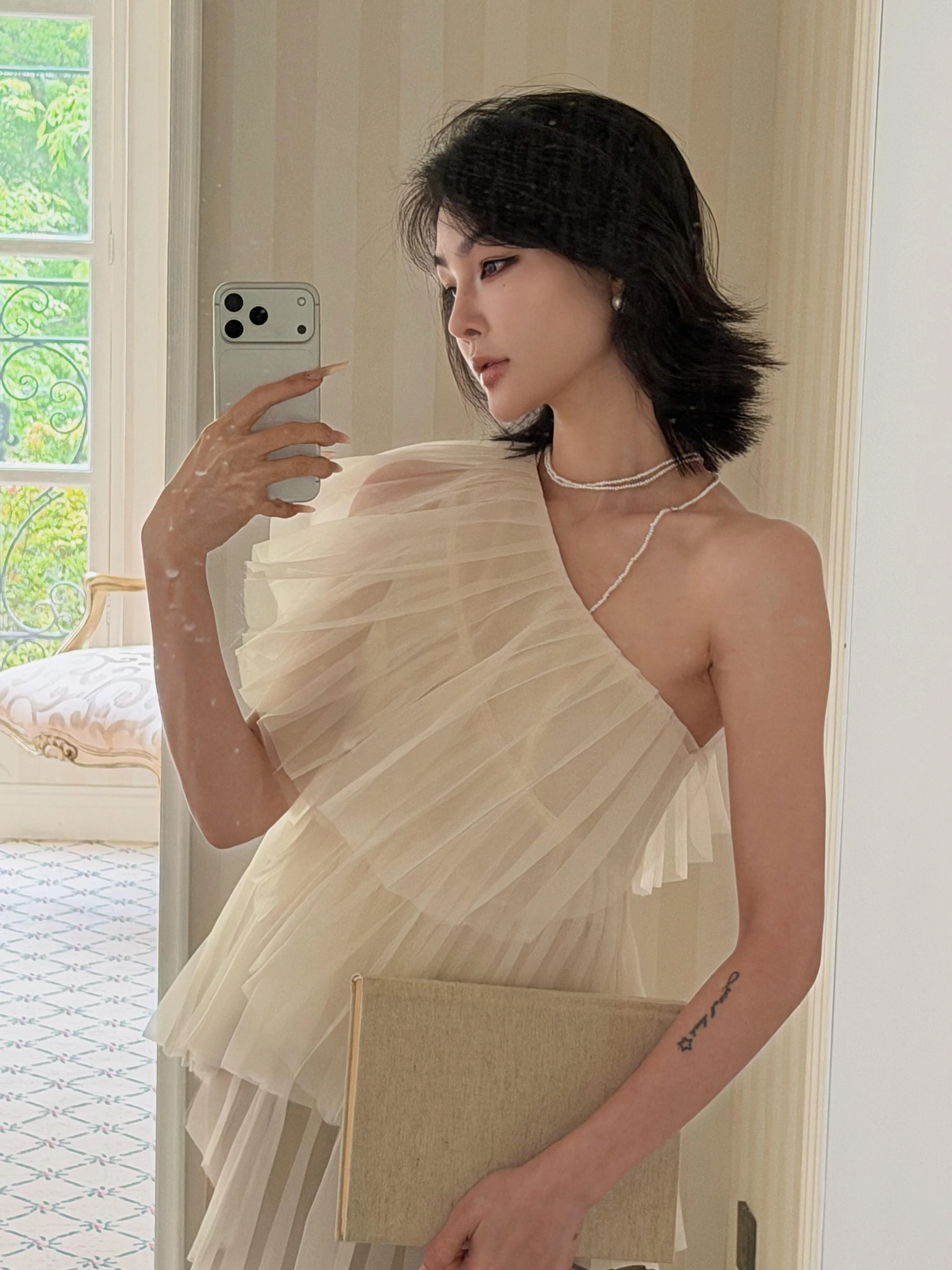Stunning Asymmetrical Shoulder Women's Shirt Unique Design Summer 2026 French Style Fit Net Gown Sleeveless Skin-friendly Bre...
Stunning Asymmetrical Shoulder Women's Shirt Unique Design Summer 2026 French Style Fit Net Gown Sleeveless Skin-friendly Bre...