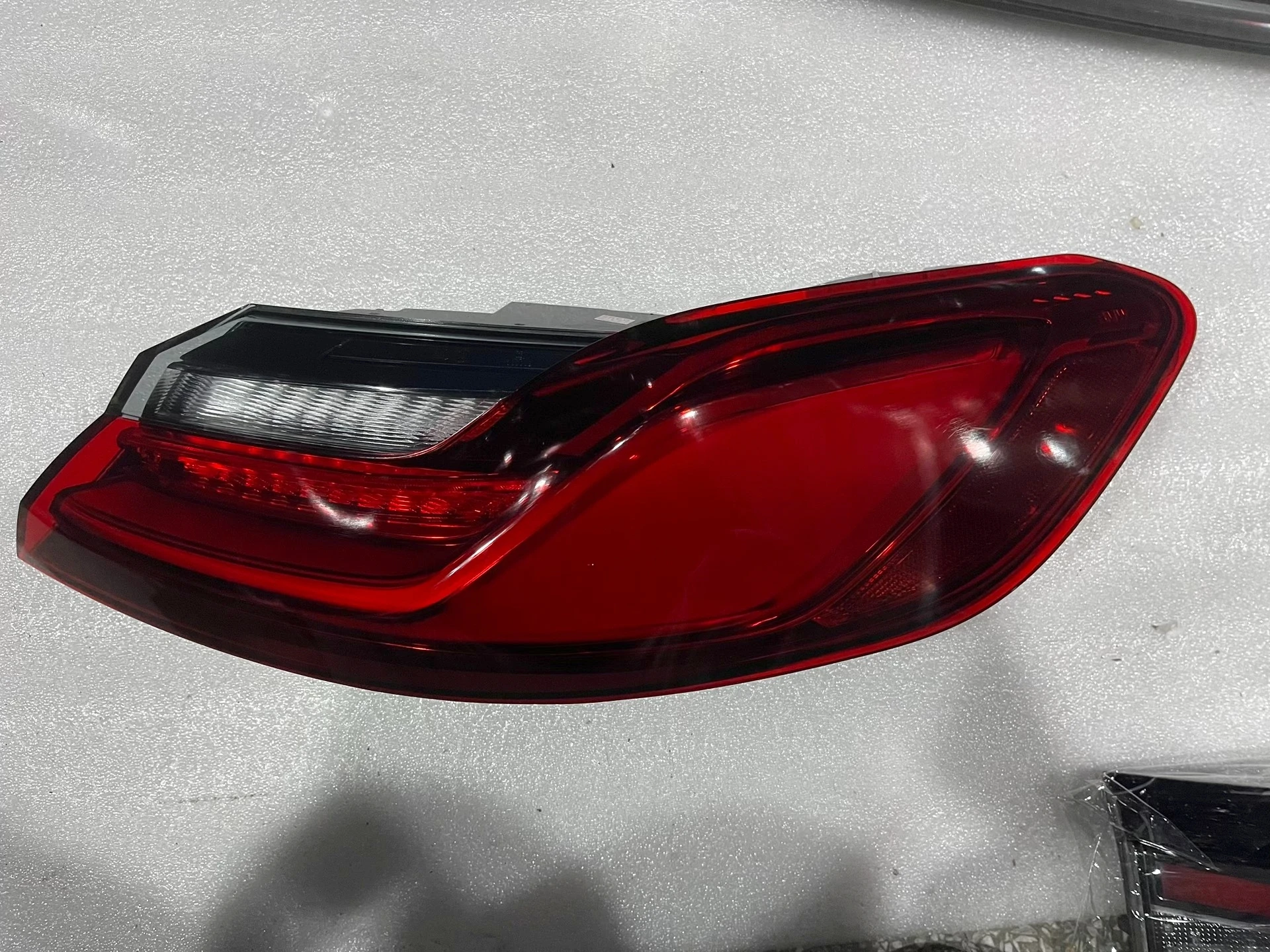Fit for BMW M8 Taillight 2019-2022 BMW F91 LED Stoplight Assembly BMW F93 F92 Tail Lamp Turn signal Lights Plug and Play
Fit for BMW M8 Taillight 2019-2022 BMW F91 LED Stoplight Assembly BMW F93 F92 Tail Lamp Turn signal Lights Plug and Play