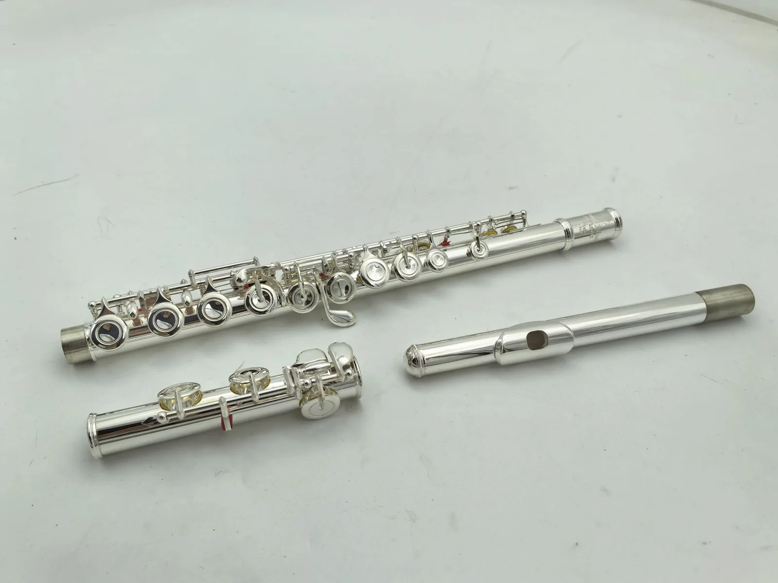 Горячая новинка 2026 года, 525 флейты C Tune, 16 клавиш, закрытая никелированная профессиональная флейта с футляром
Горячая новинка 2026 года, 525 флейты C Tune, 16 клавиш, закрытая никелированная профессиональная флейта с футляром