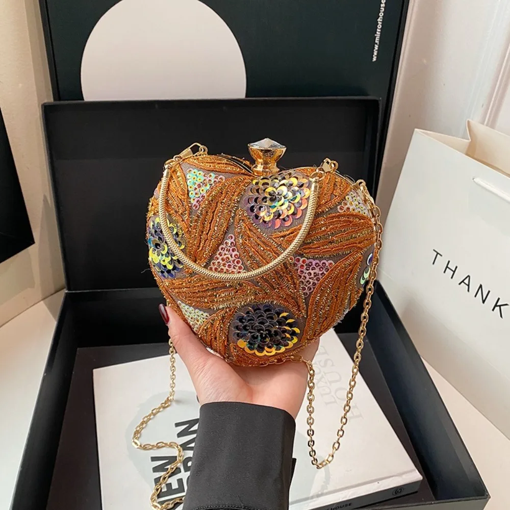 Fashion Embroidery Ladies Clutch Bag Shiny Exquisite Crossbody Bag High Capacity Banquet Bag Women
Fashion Embroidery Ladies Clutch Bag Shiny Exquisite Crossbody Bag High Capacity Banquet Bag Women