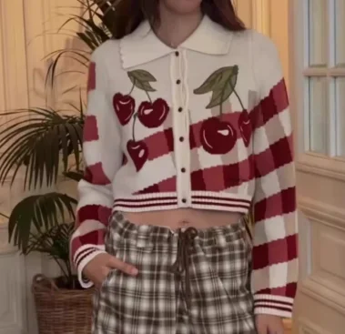 Plaid Check Cherry Embroidery Knit Cardigan Scalloped Single Breasted Striped Hem Cropped Long Sleeve Women Casual Sweater 06H
Plaid Check Cherry Embroidery Knit Cardigan Scalloped Single Breasted Striped Hem Cropped Long Sleeve Women Casual Sweater 06H