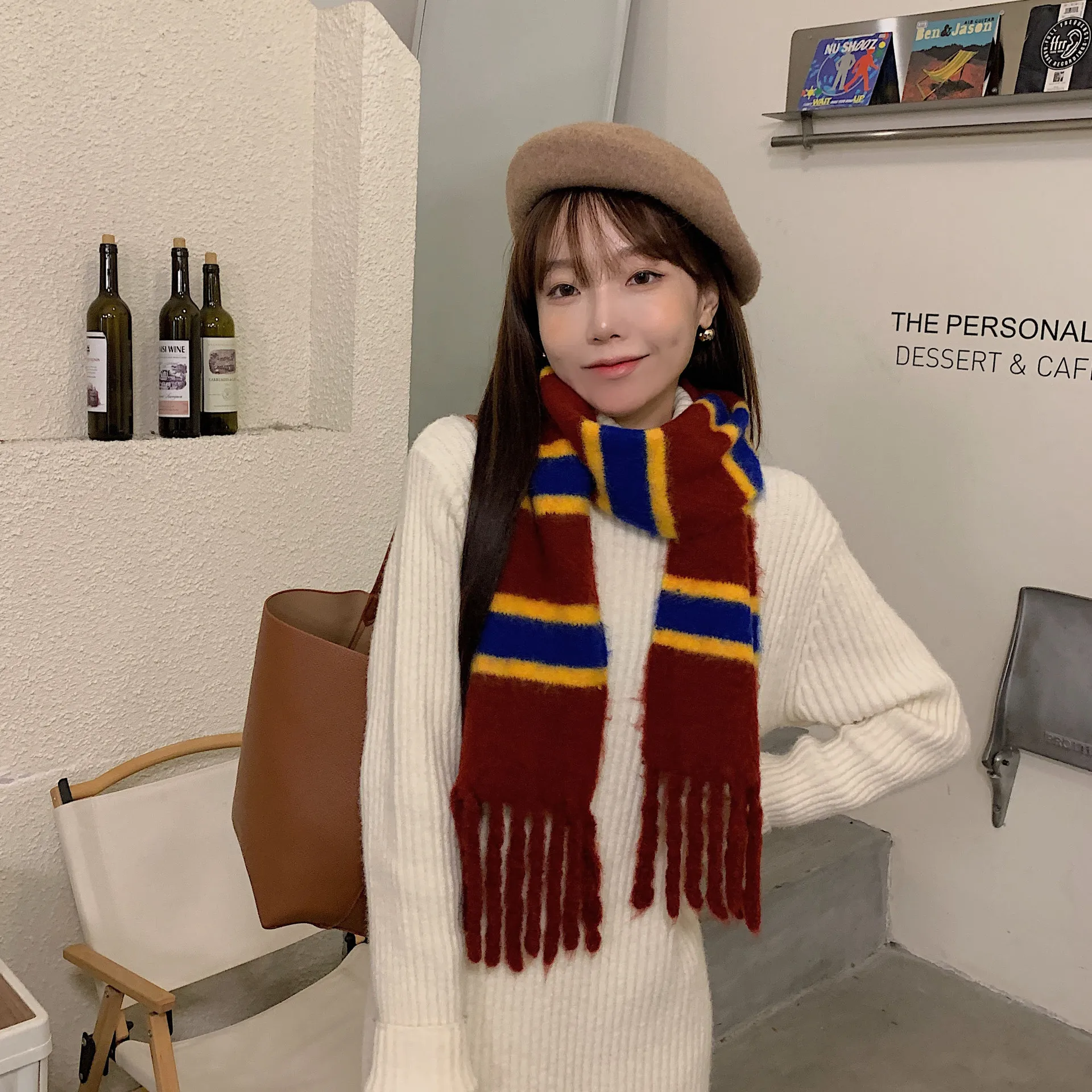 Winter Wool-blend Knitted Narrow Scarf Women Handmade Hanging Beard Soft Outer Matching Couple's Scarf Versatile Shawl
Winter Wool-blend Knitted Narrow Scarf Women Handmade Hanging Beard Soft Outer Matching Couple's Scarf Versatile Shawl