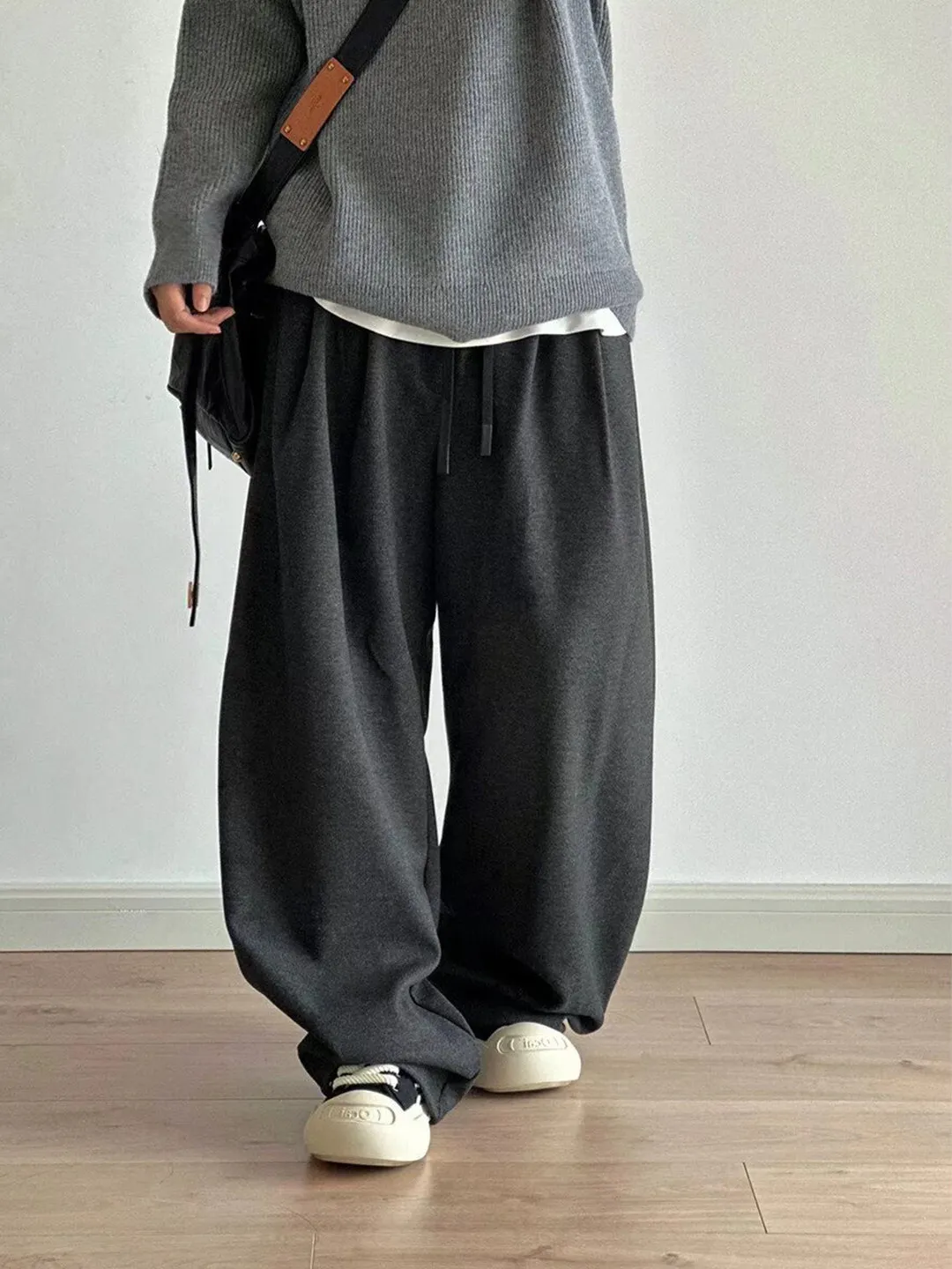 Thiened Woolen Men's Autumn Winter Straight Leg Pants Warm Drape Loose Slimming Wide Leg Long Trousers Casual Sweatpants
Thiened Woolen Men's Autumn Winter Straight Leg Pants Warm Drape Loose Slimming Wide Leg Long Trousers Casual Sweatpants
