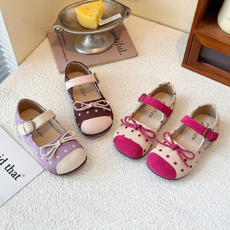 Girls' Princess Shoes 2025 Autumn New Vintage Bow Knot Lightweight Casual Shoes Non Slip Metal Decoration Fashion Single Shoes
Girls' Princess Shoes 2025 Autumn New Vintage Bow Knot Lightweight Casual Shoes Non Slip Metal Decoration Fashion Single Shoes