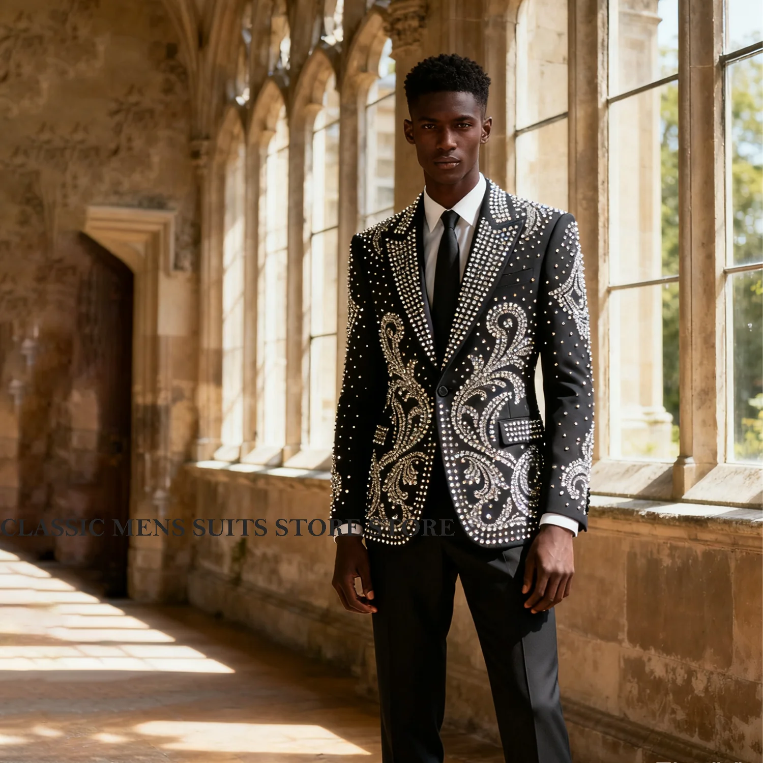 Luxury Metal Embellished Men Suits 2 Pieces Sets Customized Party Prom Blazer Costume Homme Weddinmg Slim Fit Groom Tuxedos
Luxury Metal Embellished Men Suits 2 Pieces Sets Customized Party Prom Blazer Costume Homme Weddinmg Slim Fit Groom Tuxedos