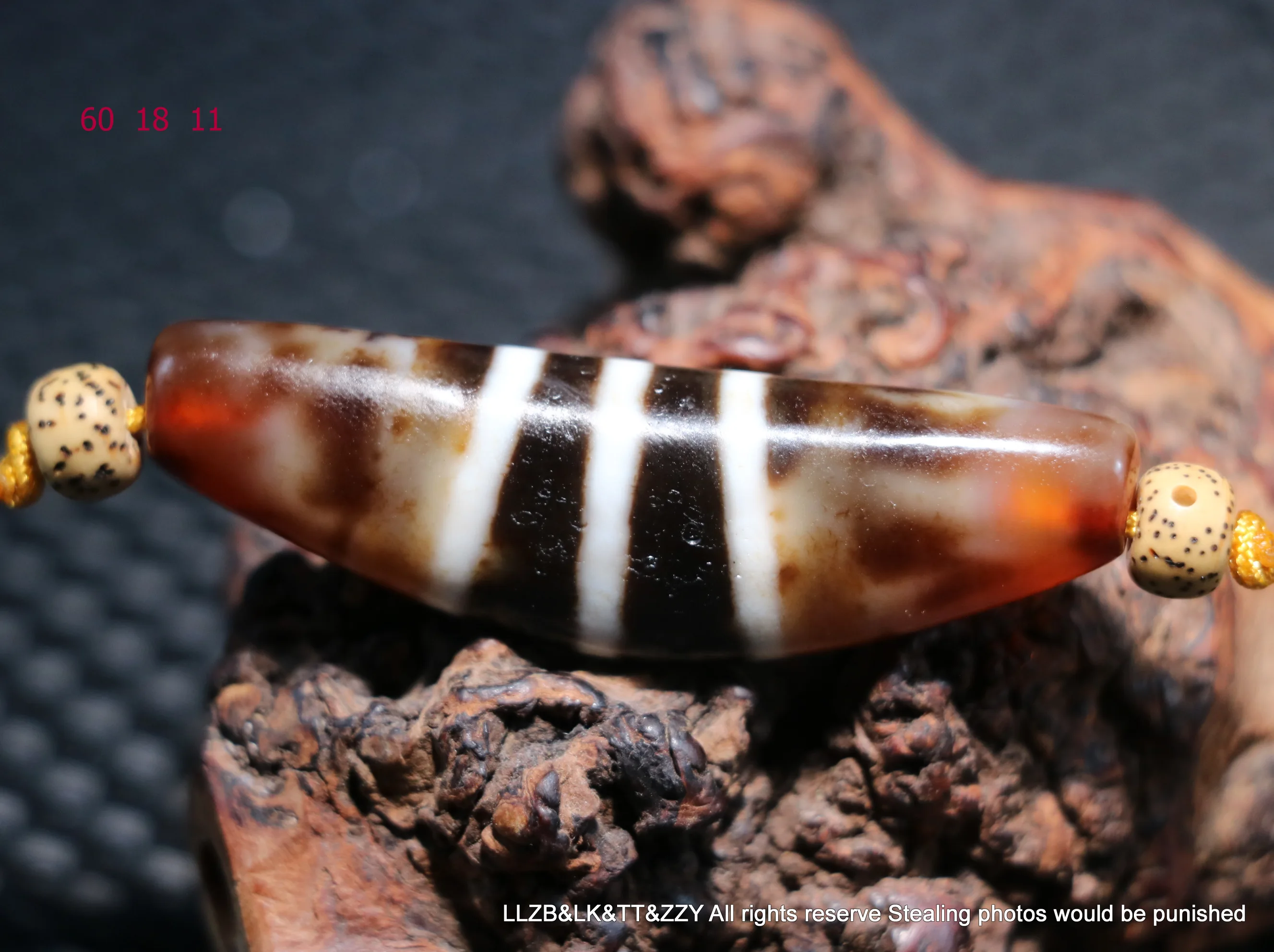 Magic Power Energy Tibetan Old Agate 3 Line Healer Medicine Totem Horn-shape dzi Bead Pendant Timestown UPD22
Magic Power Energy Tibetan Old Agate 3 Line Healer Medicine Totem Horn-shape dzi Bead Pendant Timestown UPD22