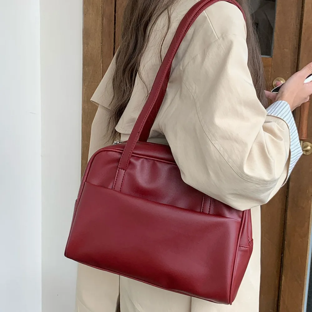 Vintage French Style Bowling Bag Large Capacity Elegant Boston Shoulder Bag PU Leather Casual Women Handbags Armpit Bag
Vintage French Style Bowling Bag Large Capacity Elegant Boston Shoulder Bag PU Leather Casual Women Handbags Armpit Bag