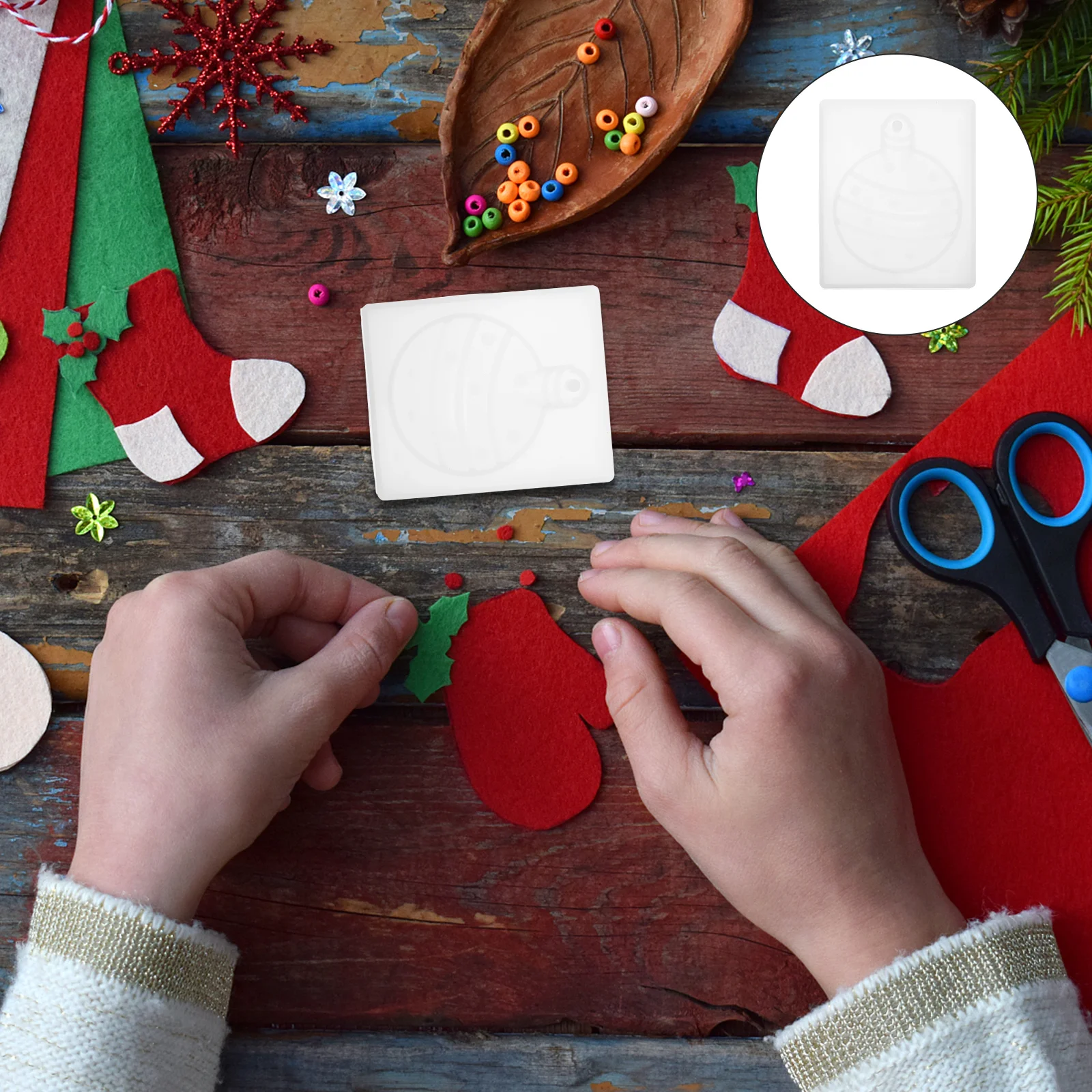 2 Pcs Christmas Ball Mold Resin Art Crafts Decor Epoxy Molds Decoration DIY Pendant Mould Tag Hanging 
2 Pcs Christmas Ball Mold Resin Art Crafts Decor Epoxy Molds Decoration DIY Pendant Mould Tag Hanging