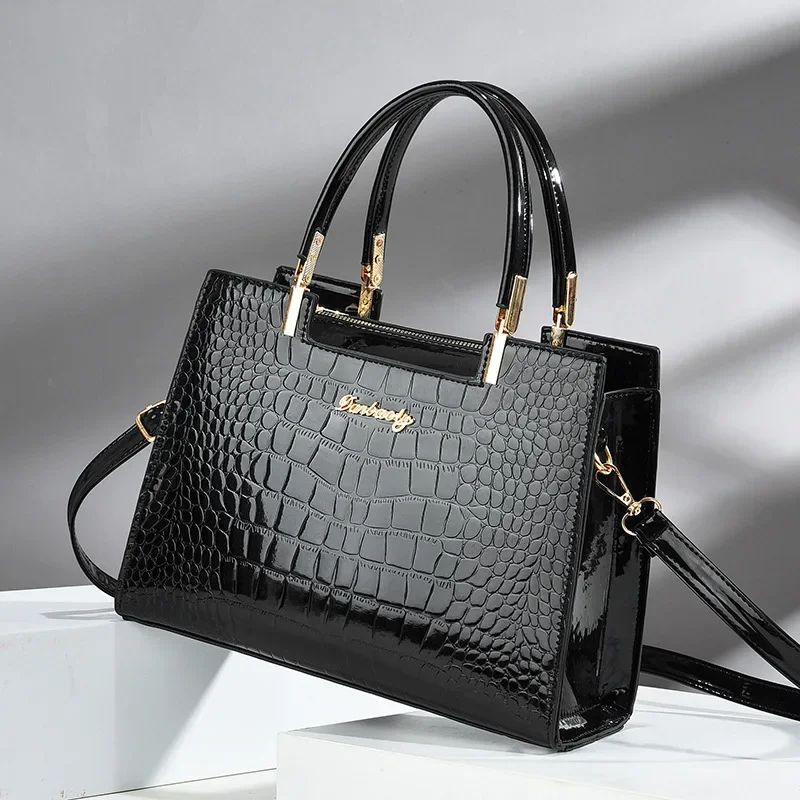 Crocodile Pattern Women's Crossbody Bag Large Capacity Casual Handbag Fashionable Classic PU Shoulder Bag Commuting Tote Bag
Crocodile Pattern Women's Crossbody Bag Large Capacity Casual Handbag Fashionable Classic PU Shoulder Bag Commuting Tote Bag