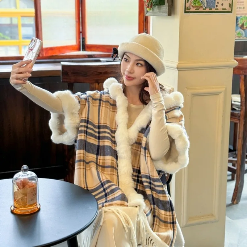 Winter fringed big fur collar cape shawl jacket hooded plush thickened autumn and winter warm plaid coat
Winter fringed big fur collar cape shawl jacket hooded plush thickened autumn and winter warm plaid coat