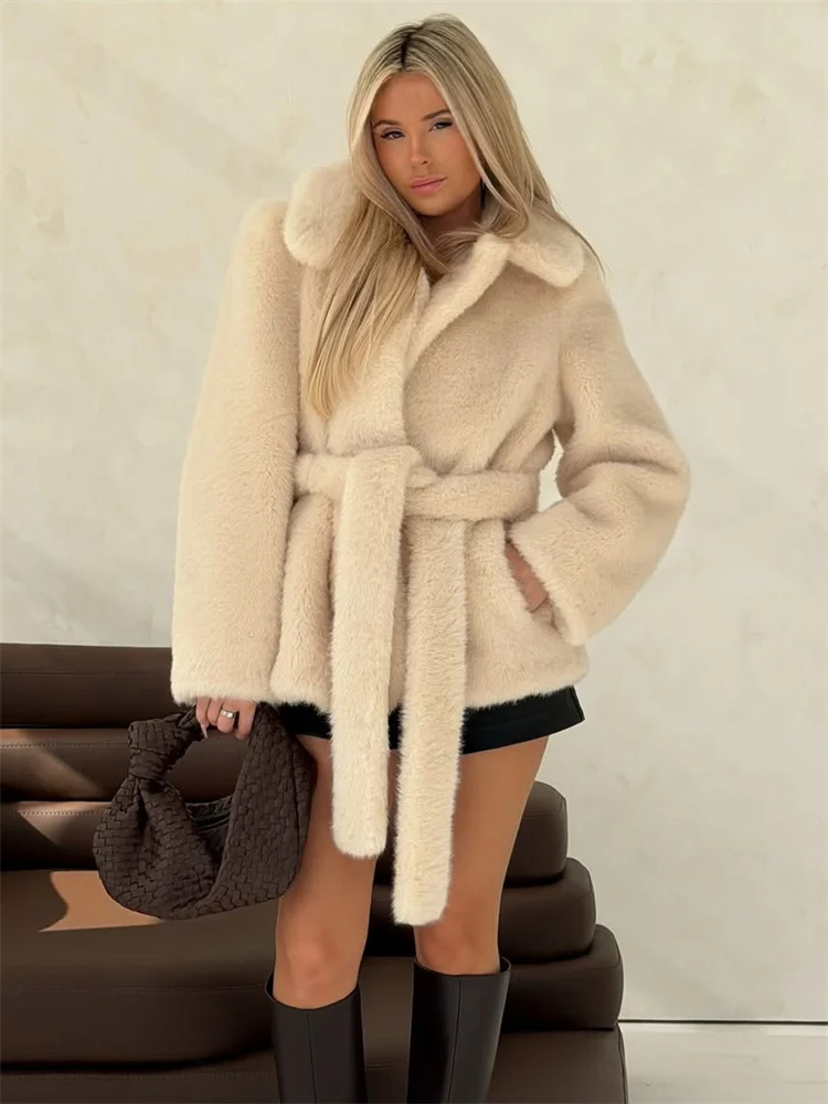 Winter Loose Lace-Up Faux Fur Outwear For Women Patchwork Elegant Commute High Waist Outwear Female Faux Fur jacket
Winter Loose Lace-Up Faux Fur Outwear For Women Patchwork Elegant Commute High Waist Outwear Female Faux Fur jacket