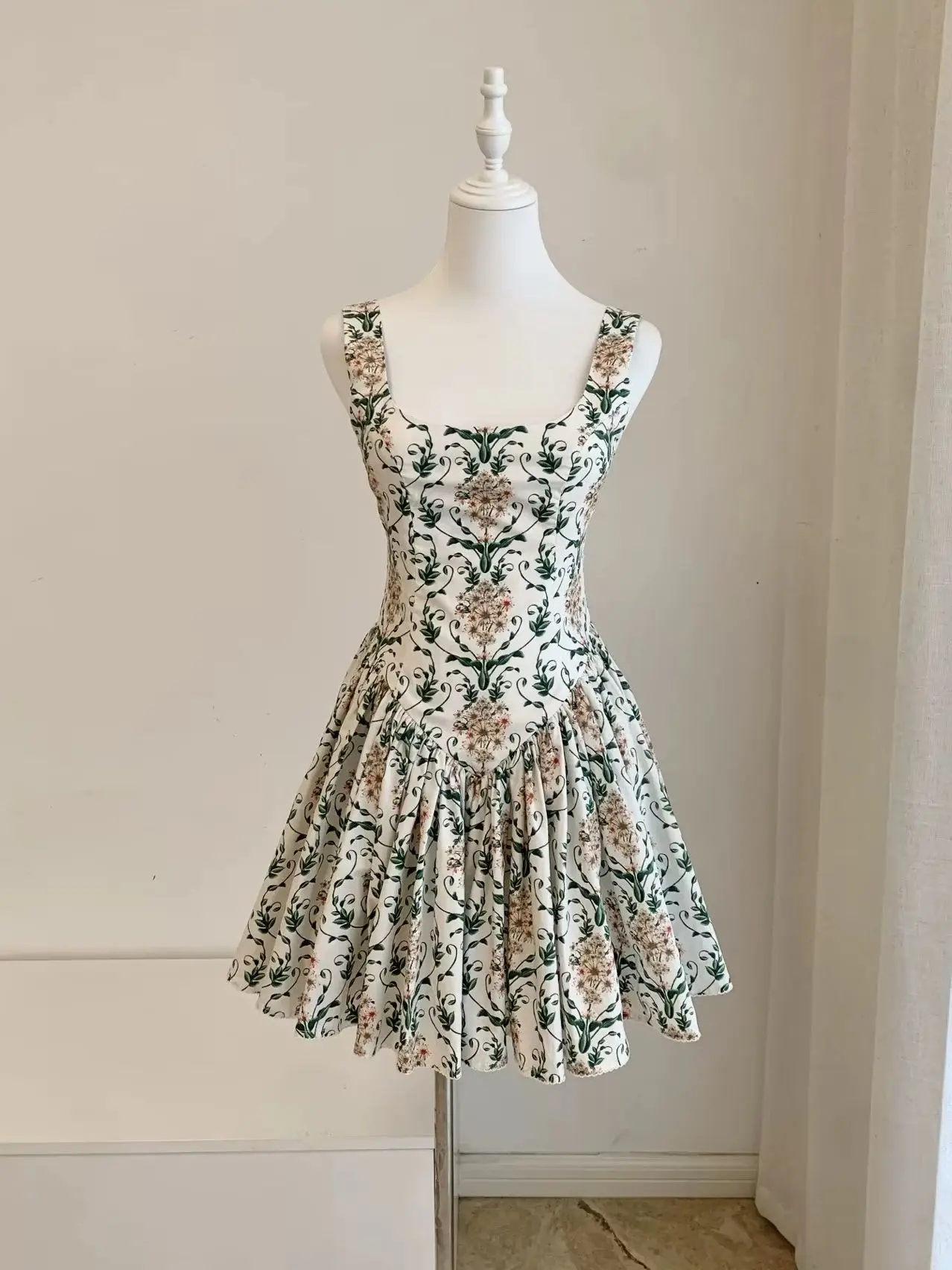 Women's Flower Print Vest Dress Square Collar Sleeveless High Waist Casual Cotton Mini Robe
Women's Flower Print Vest Dress Square Collar Sleeveless High Waist Casual Cotton Mini Robe