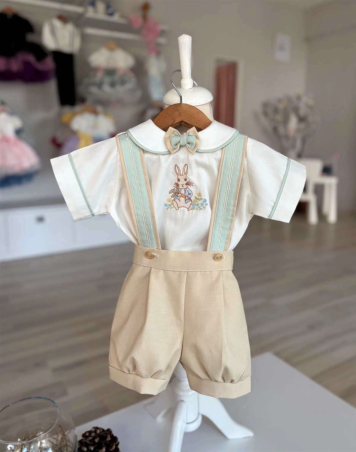 Summer Boy Rabbit Embroidered Khaki Pants Suit Shorts Suit For Casual Party Birthday Wedding Photography
Summer Boy Rabbit Embroidered Khaki Pants Suit Shorts Suit For Casual Party Birthday Wedding Photography