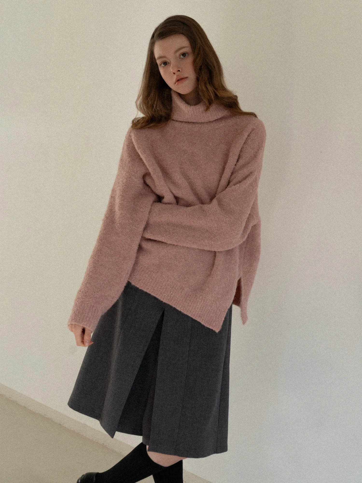 Loose Comfortable Casual Knitted High Collar Sweater Soft Polyester Fiber Long Sleeve Batwing Sleeve Color for Women
Loose Comfortable Casual Knitted High Collar Sweater Soft Polyester Fiber Long Sleeve Batwing Sleeve Color for Women