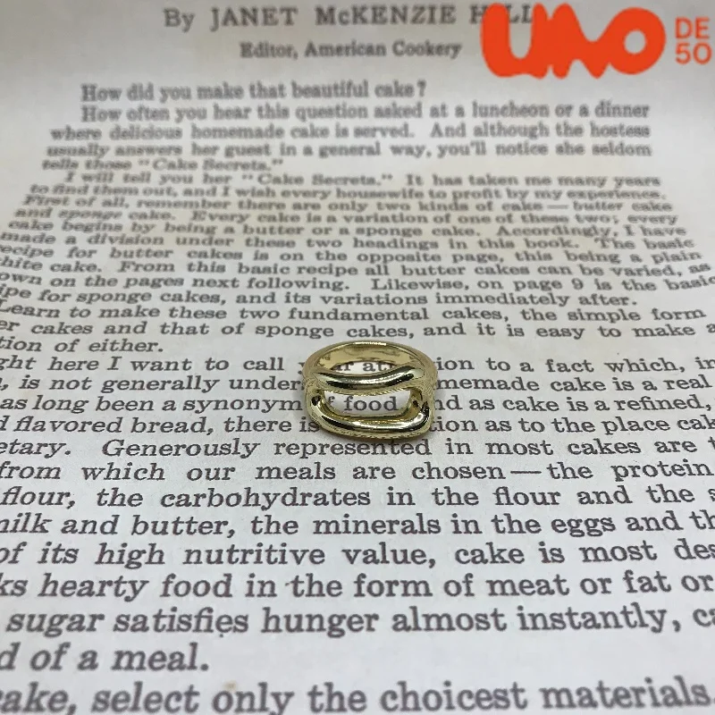 2025 Best-selling UNO DE 50 Simple Temperament Ring Cold Hollow High Sense Personality Ring
2025 Best-selling UNO DE 50 Simple Temperament Ring Cold Hollow High Sense Personality Ring