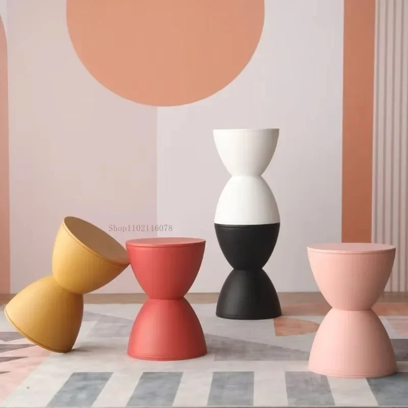 Plastic stool INS side table creative design hourglass bedside table fashionable changing shoes round home furniture muebles
Plastic stool INS side table creative design hourglass bedside table fashionable changing shoes round home furniture muebles