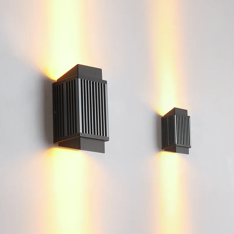 Wall lamp outdoor two-way LED outdoor waterproof modern simple villa exterior wall courtyard corridor gate
Wall lamp outdoor two-way LED outdoor waterproof modern simple villa exterior wall courtyard corridor gate