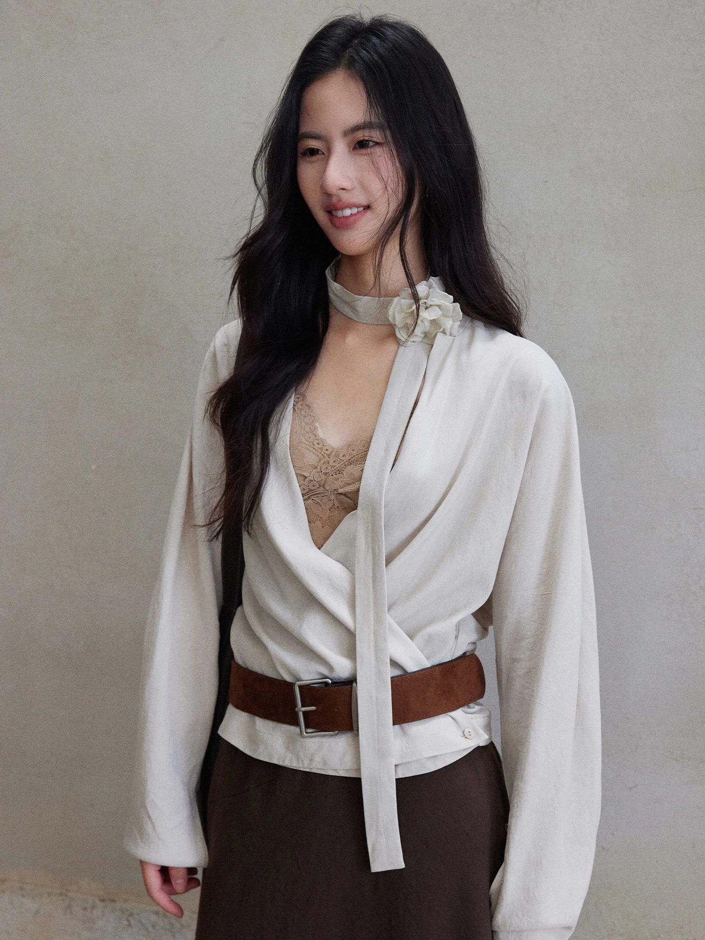 Ele Loose Women's irt 00% Lyocell Fabric Breathable Comfortable V-Ne Long Sve Button Detail Casual Chic Top
Ele Loose Women's irt 00% Lyocell Fabric Breathable Comfortable V-Ne Long Sve Button Detail Casual Chic Top