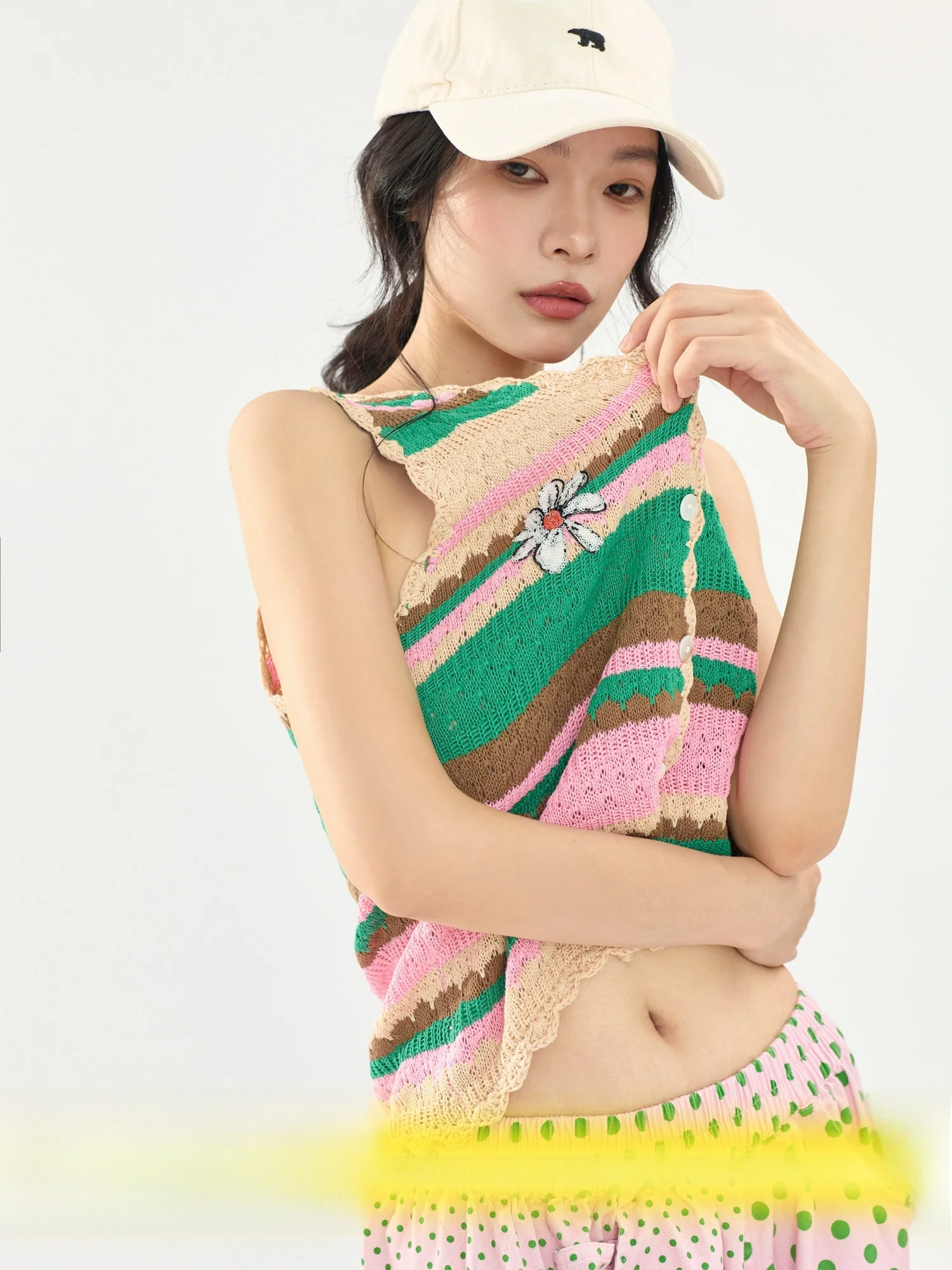 Dopamine Embroidered Knitted Vest Women's Thin Loose Holiday Style Stripes Sleeveless Open Cardigan Trendy Short H-S...
Dopamine Embroidered Knitted Vest Women's Thin Loose Holiday Style Stripes Sleeveless Open Cardigan Trendy Short H-S...