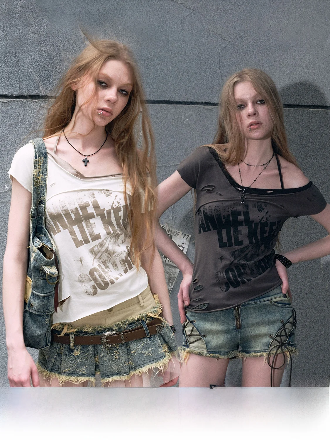 Original Cest Nous 2024SS fiti T-irt Asymmetrical Wear Cotton ort Sve V-Ne Club Escape Faion Punk Sle
Original Cest Nous 2024SS fiti T-irt Asymmetrical Wear Cotton ort Sve V-Ne Club Escape Faion Punk Sle