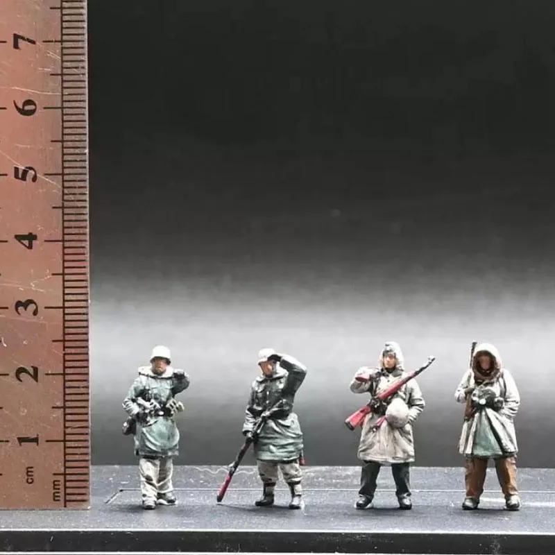 1/72 Scale Winter Battle Team 4 Soldiers Simulation Resin Model Collcetion Static Display Suitable For Tank Scenes
1/72 Scale Winter Battle Team 4 Soldiers Simulation Resin Model Collcetion Static Display Suitable For Tank Scenes