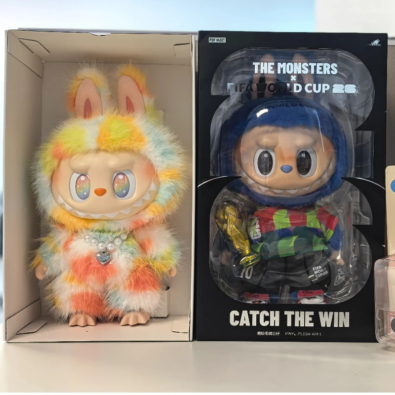 Popmart LabubuThe Monsters 10th Anniversary Vinyl Doll Catch the Win Blind Box Trendy Collectible Ornament for World Football
Popmart LabubuThe Monsters 10th Anniversary Vinyl Doll Catch the Win Blind Box Trendy Collectible Ornament for World Football