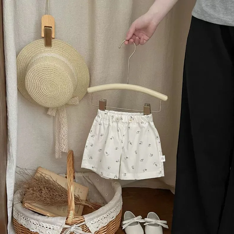 Girls' Summer Shorts Baby Foreign Style Children's Personalized Korean Pastoral Floral Fresh and Fashionable Hot Pants
Girls' Summer Shorts Baby Foreign Style Children's Personalized Korean Pastoral Floral Fresh and Fashionable Hot Pants