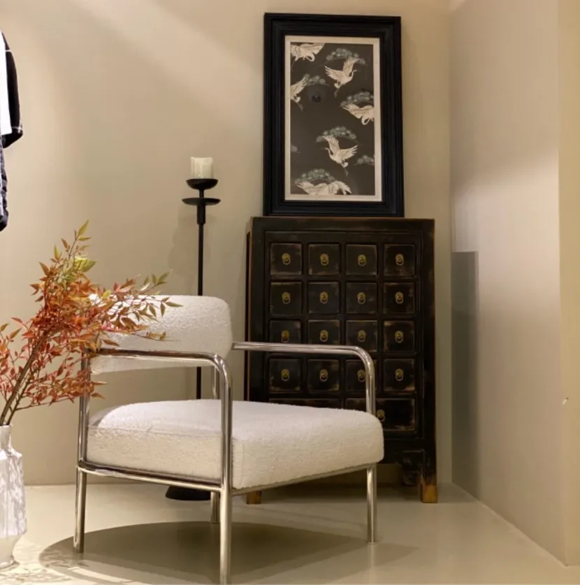Designer's living room single sofa chair, ancient and modern hotel photography chair, simple stainless steel leisure chair
Designer's living room single sofa chair, ancient and modern hotel photography chair, simple stainless steel leisure chair