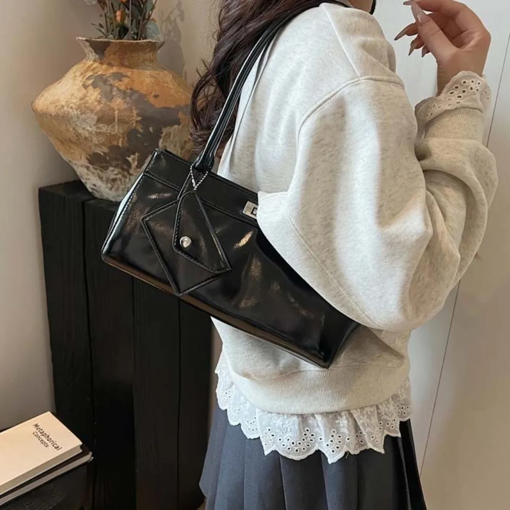 Shopping Sweet French Stick Handbag 2 IN 1 Y2K PU Shoulder Bag Hanging Pouch Large Capacity Texture Underarm Bags Women
Shopping Sweet French Stick Handbag 2 IN 1 Y2K PU Shoulder Bag Hanging Pouch Large Capacity Texture Underarm Bags Women