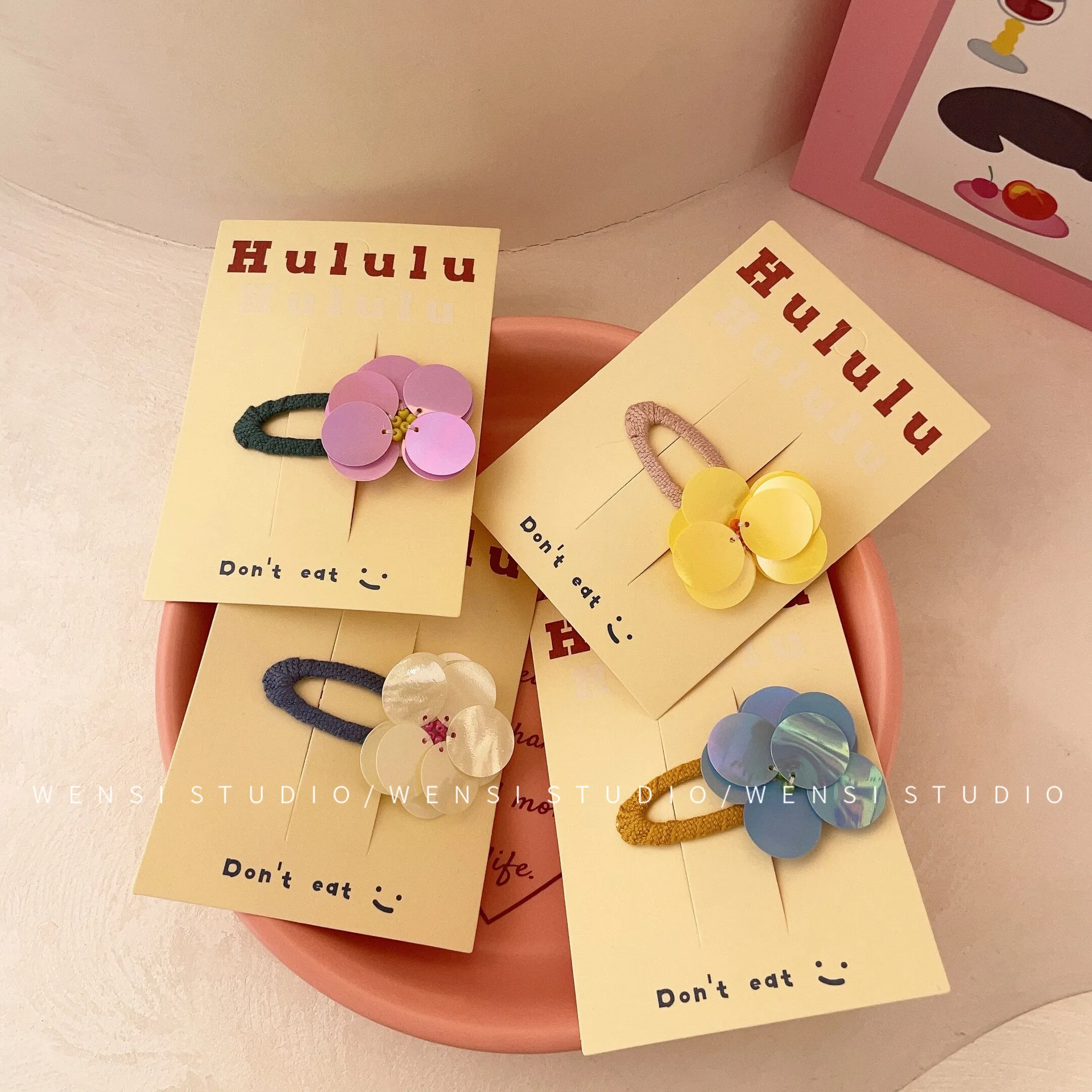 New Korean Hand-sewn Three-dimensional Sequins Flower Children's BB Clip Cute Baby Hairpin Edge Clip Bangs Clip Broken Hairpin
New Korean Hand-sewn Three-dimensional Sequins Flower Children's BB Clip Cute Baby Hairpin Edge Clip Bangs Clip Broken Hairpin